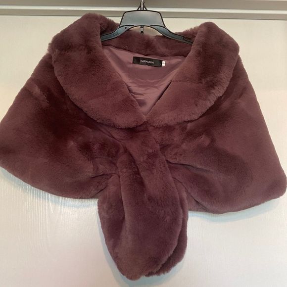 Caracilia Jackets & Blazers - Faux fur Caracilia shawl size small VEUC